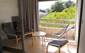 Studio calme à Giens , 2 pas du port et des plages